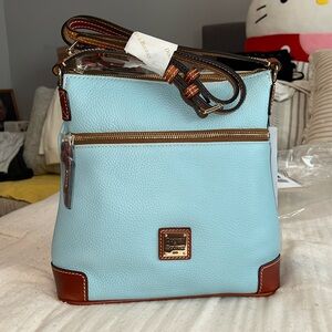 NWT Dooney & Bourke Pebble Grain Crossbody